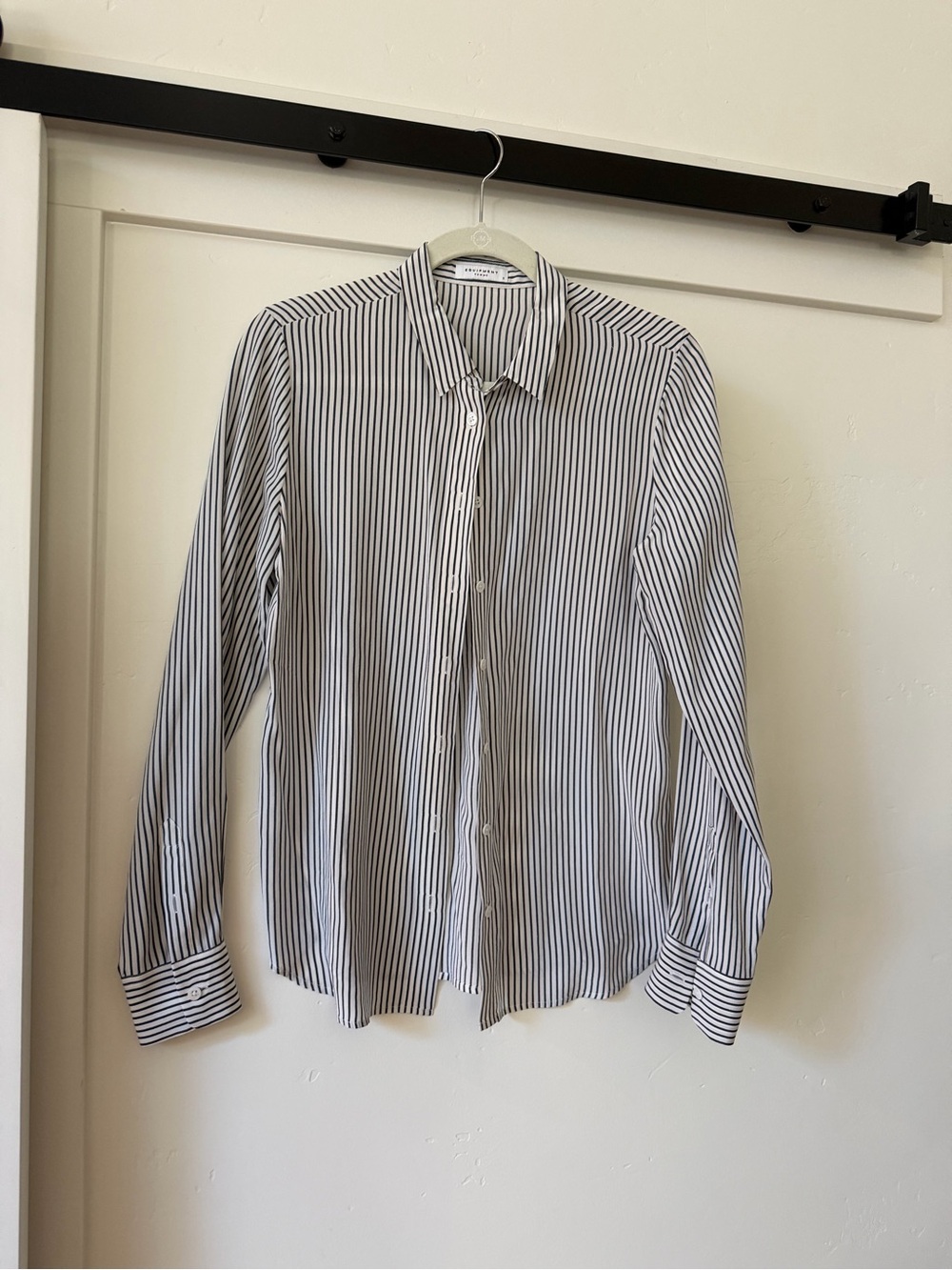 Equipment Femme 100% Silk Navy White Striped Button Down Shirt Size S